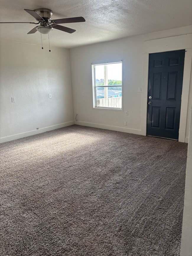 221 Commerce St, Unit B, Unit B