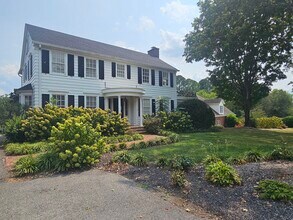 3210 N Ocoee St in Cleveland, TN - Building Photo - Building Photo