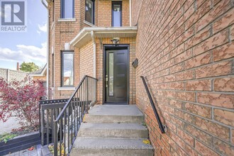 39a Lippincott St E in Toronto, ON - Building Photo - Building Photo