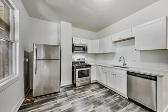1041 W Taylor St in Chicago, IL - Building Photo - Building Photo