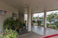 Franklin Towers in Honolulu, HI - Foto de edificio - Building Photo