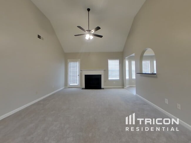4946 Martin Farms Rd in Powder Springs, GA - Building Photo - Building Photo