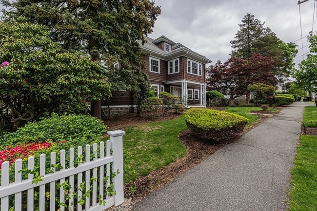 64 Presidents Ln in Quincy, MA - Building Photo - Building Photo