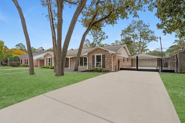 10211 Candlewood Dr in Houston, TX - Building Photo - Building Photo