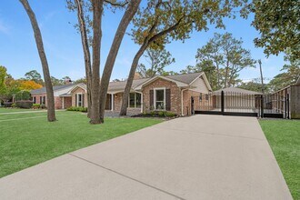 10211 Candlewood Dr in Houston, TX - Building Photo - Building Photo