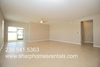 709 SW 25th Ln in Cape Coral, FL - Building Photo - Building Photo