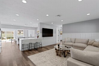 3798 NW 2nd Ct in Boca Raton, FL - Foto de edificio - Building Photo