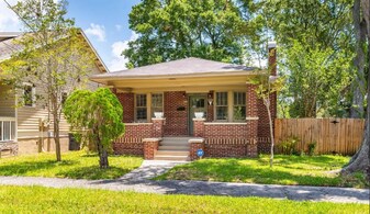 2047 N Market St in Jacksonville, FL - Building Photo