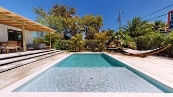 3800 NW 12th St in Miami, FL - Building Photo