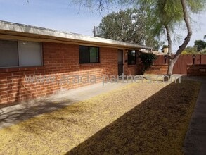 2633 E Water St in Tucson, AZ - Building Photo - Building Photo