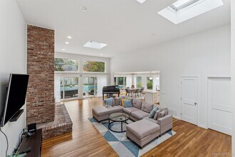 14 Woodland Ln in Quogue, NY - Building Photo - Building Photo