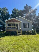 241 Hamrick Dr in Ellenboro, NC - Building Photo