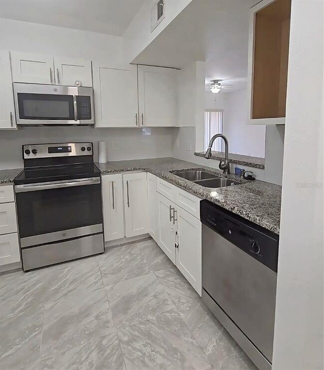 13215 Villa Vista Dr in Orlando, FL - Foto de edificio - Building Photo