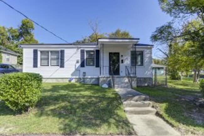 property at 2229 Chestnut St