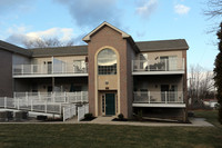 Crystal Terrace Apartments in Lansdale, PA - Foto de edificio - Building Photo