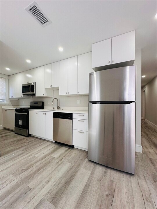 5 Sumner Square in Boston, MA - Building Photo