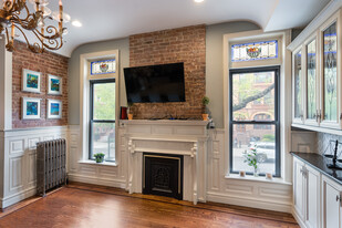 Furnished Luxury Landmark Townhouse in Brooklyn, NY - Foto de edificio - Interior Photo