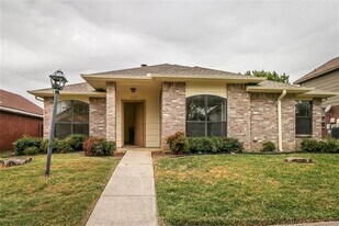 2109 Lavender Ln in Flower Mound, TX - Building Photo
