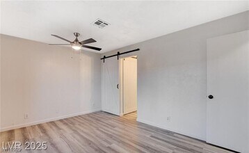 5191 Caliente St in Las Vegas, NV - Building Photo - Building Photo