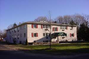 36 Church St in Woodbury, CT - Building Photo