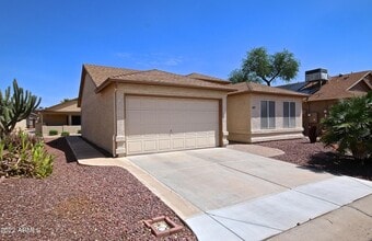 1800 E Winged Foot Dr, Unit 407 in Chandler, AZ - Building Photo - Building Photo