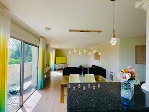 8400 De Longpre Ave, Unit 100 in West Hollywood, CA - Building Photo - Building Photo