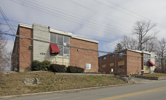5430-5438 Madison Rd in Cincinnati, OH - Foto de edificio - Building Photo