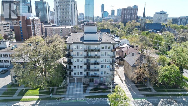 435-435 Colborne St in London, ON - Building Photo - Building Photo
