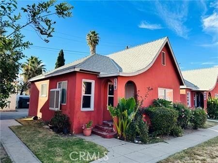 property at 270 W 9th St