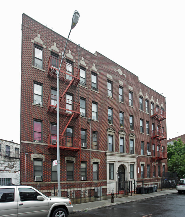 Shenley Court in Brooklyn, NY - Building Photo