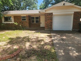 500 Clearview Dr in Norman, OK - Building Photo