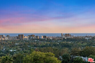 1415 Summitridge Dr in Beverly Hills, CA - Building Photo - Building Photo