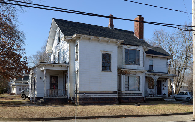 42 Peck St in Attleboro, MA - Foto de edificio - Building Photo