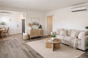 36957 Melrose Dr, Unit 5 in Cathedral City, CA - Building Photo