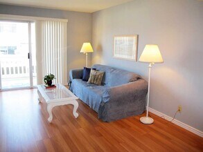 3405 Norton Way, Unit 8 in Pleasanton, CA - Foto de edificio - Building Photo