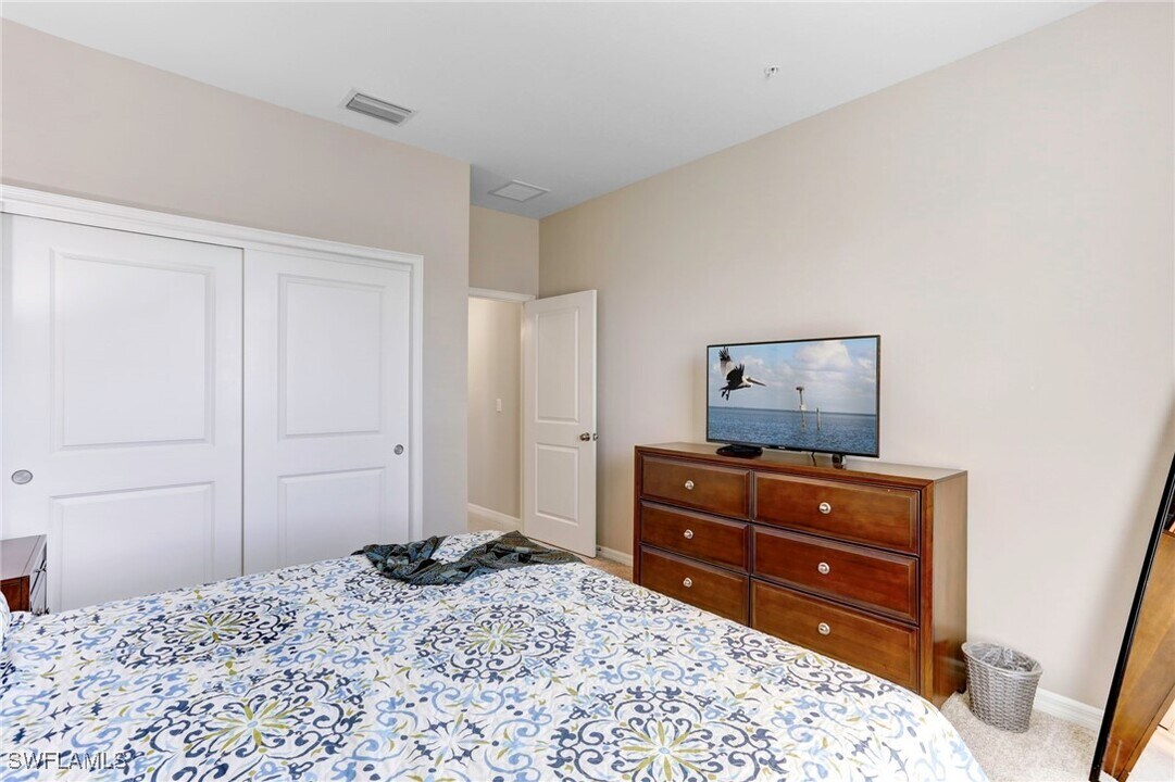 9433 Benvenuto Ct in Naples, FL - Building Photo