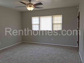 2758 Hornblend St in San Diego, CA - Building Photo - Building Photo