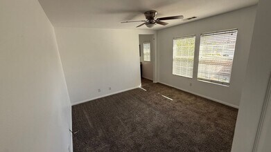 1410 Butterfly Ct in Hemet, CA - Building Photo - Building Photo