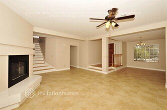 2121 Harbor Cliff Dr in Las Vegas, NV - Building Photo - Building Photo