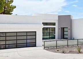 2423 E Lincoln Cir in Phoenix, AZ - Building Photo