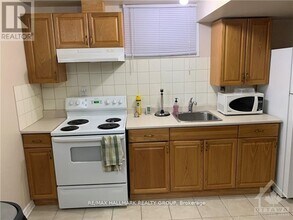1721 Queensdale Ave in Ottawa, ON - Building Photo - Building Photo