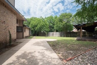 1355 Glencliff Cir in Dallas, TX - Building Photo - Building Photo