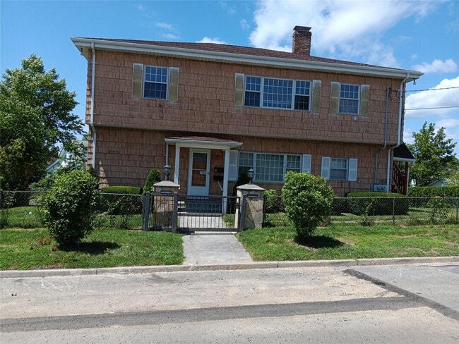 property at 2 Hillcrest Ave