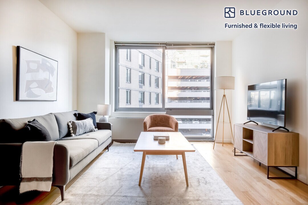 4-75-75 48th Ave, Unit FL6-ID942 in Queens, NY - Building Photo