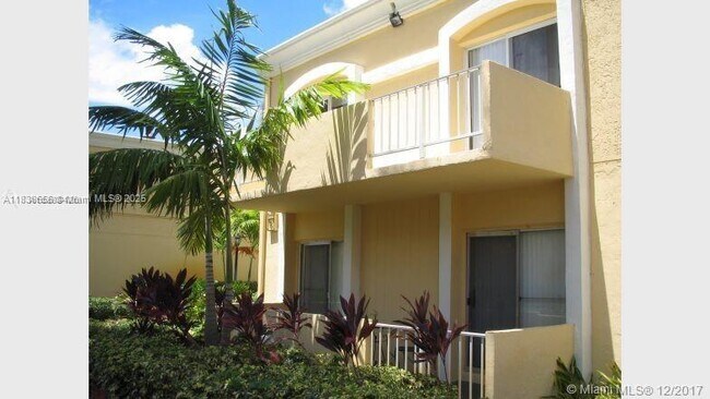18111 NW 68th Ave in Hialeah, FL - Building Photo - Building Photo