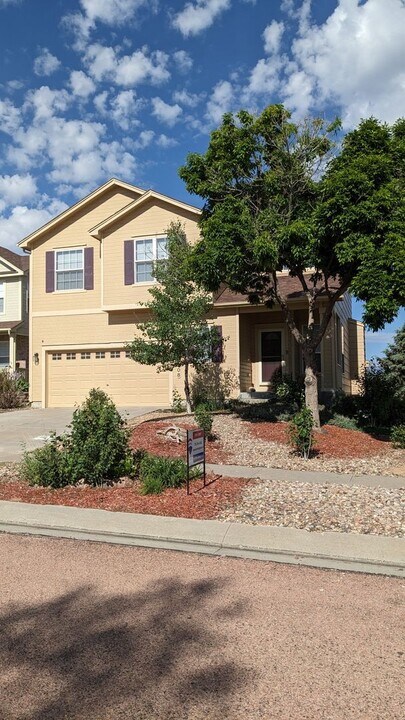2108 Pinyon Jay Dr in Colorado Springs, CO - Building Photo