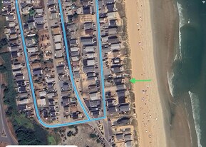 123 Atlantic Ave, Unit 1 in Salisbury, MA - Building Photo