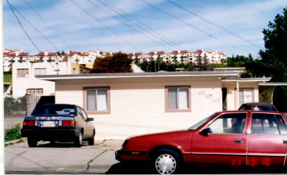 21378-21380 Locust St in Hayward, CA - Foto de edificio - Building Photo