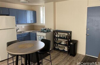 454 Namahana St in Honolulu, HI - Building Photo - Building Photo