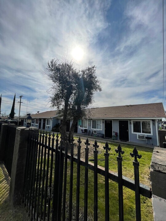 6773 California St in Winton, CA - Building Photo